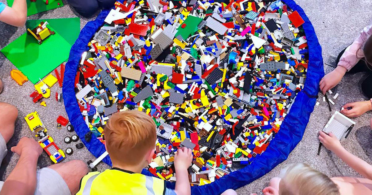 lego-hire-for-parties-with-free-uk-delivery